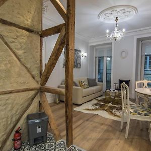 Lovelystay - Vintage Flat Near Santa Justa Elevator!